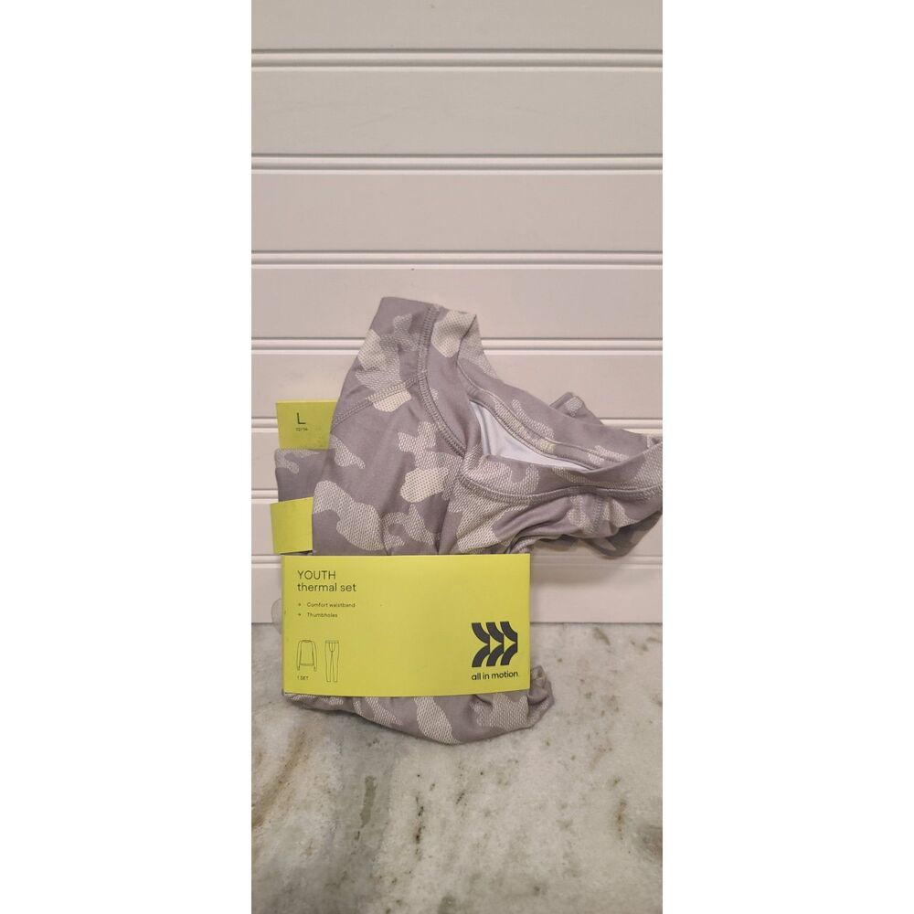 All In Motion Youth Thermal Set Size L 12/14 NWT